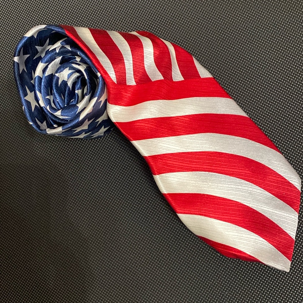 American Traditions Patriotic Flag silk necktie